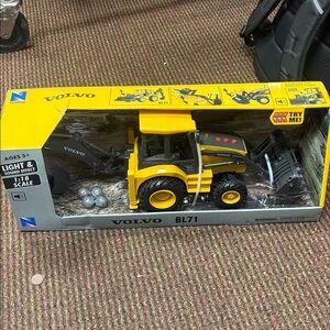 Volvo BL71 Yellow Toy Tractor with Accessories